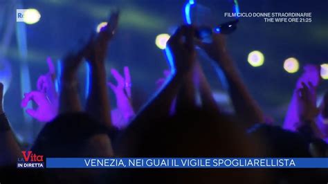 video spogliarelliste|Vigile spogliarellista per una notte .